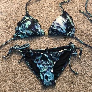 Vix bikini (large top small bottom)